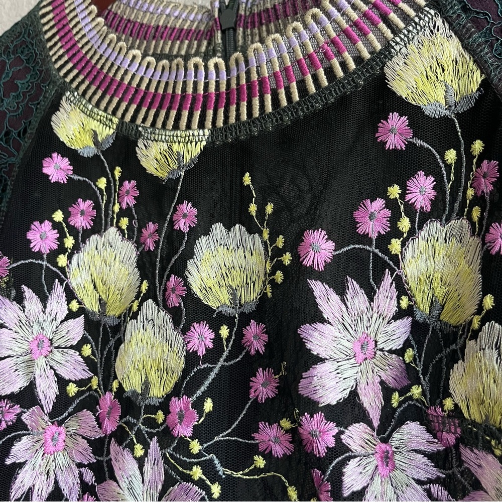 Byron Lars Beauty Mark Floral Lace Embroidered Blouse - Size 2 - Picture 7 of 14